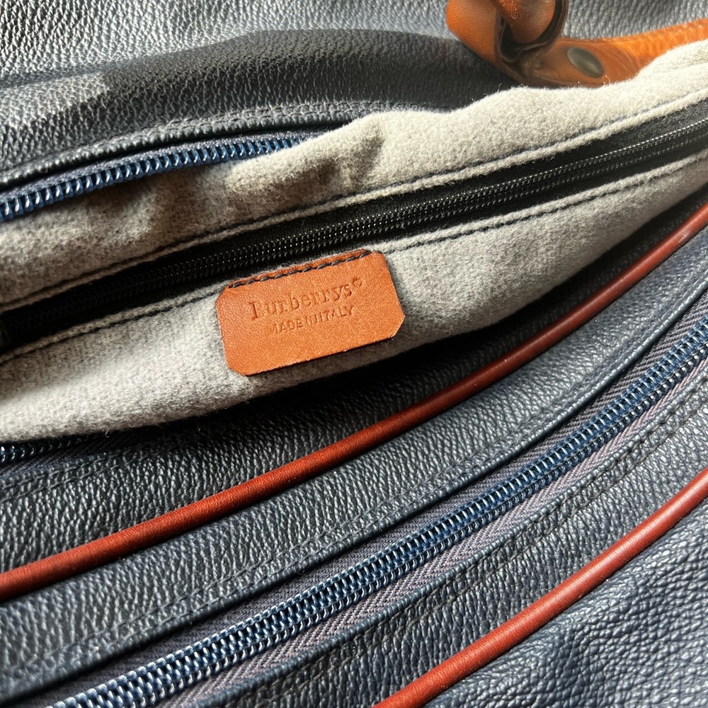 Authentic Burberrys Large travel Bag - Picture 6 of 12